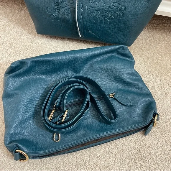 Vegan leather tote with insert n crossbody strap - Picture 9 of 10